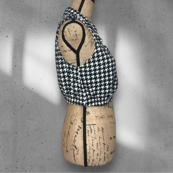 Black Houndstooth Collared Halter Top • Size M - Picture 4 of 8